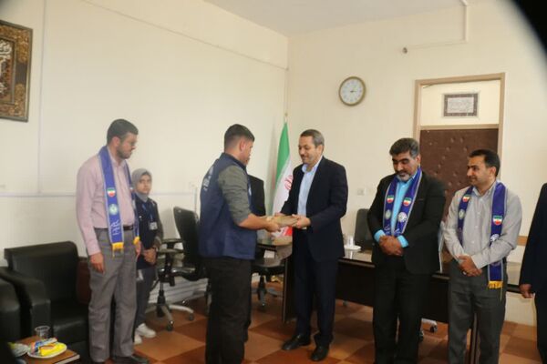 تجلیل از دانش‌آموز خبرنگاران پانا