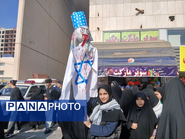 ۱۳ آبان،  روز آشکار ساختن ناتوانی استکبار 