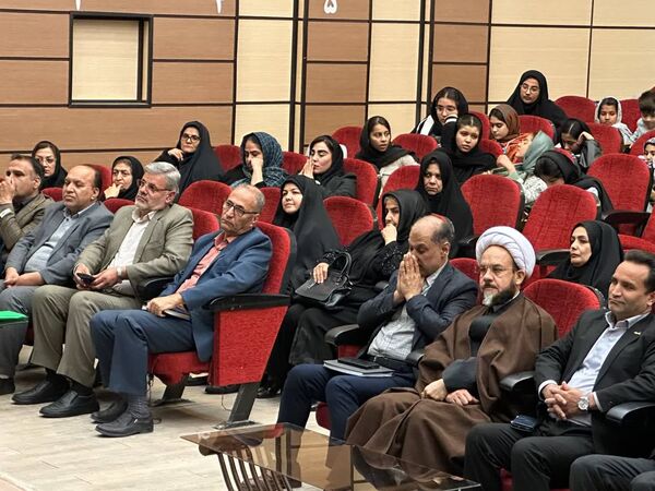  رونمایی از چهار کتاب در شب شعر خلیل‌آباد
