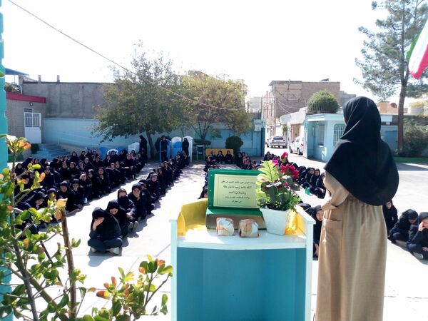مراسم ولادت حضرت زینب و روز پرستار در دبیرستان فاطمیه