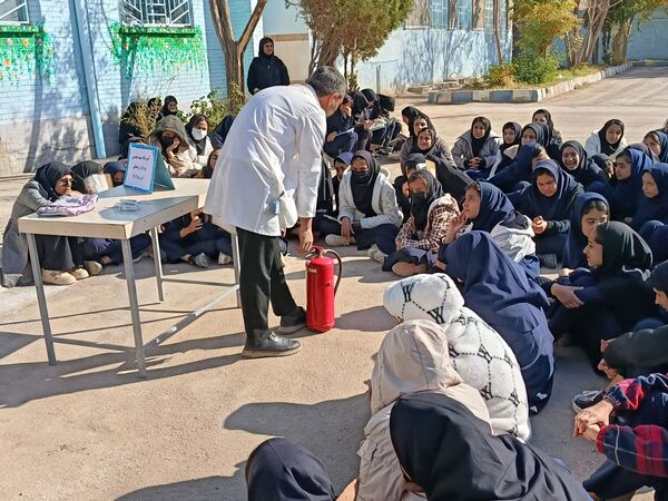 مانور زلزله و ایمنی سازی در مدرسه برادران رحمانی خلیل آباد