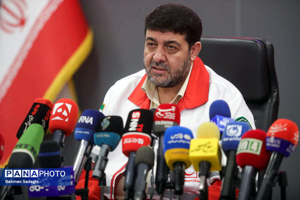 رونمایی از پوستر کنگره راسخ با حضور رئیس جمعیت هلال‌احمر 