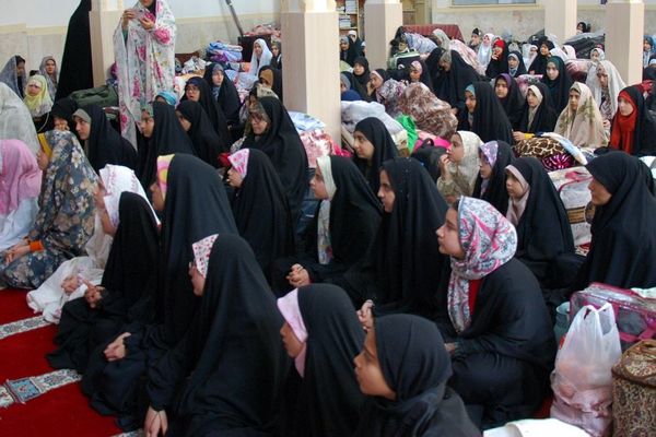 بازدید مسئولان اداره آموزش و پرورش ناحیه یک شهرری از اعتکاف دانش‌آموزان