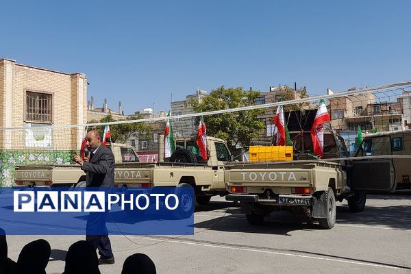 حضور کاروان دفاع مقدس در دبیرستان حکمت بهارستان‌2