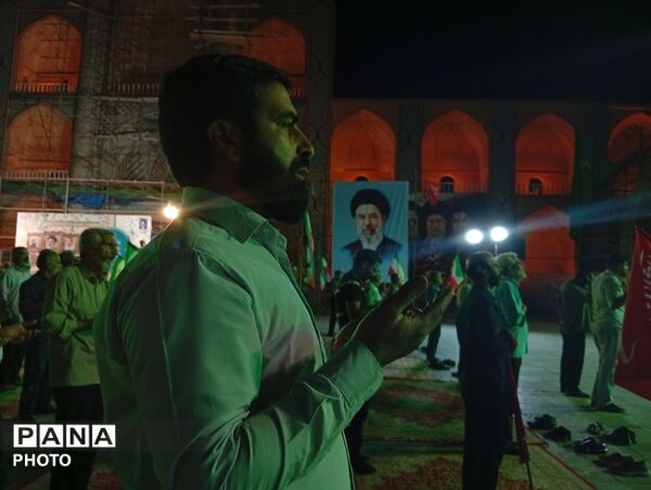 حسینیه امیرچخماق؛ قاب همبستگی مردم یزد در خون‌خواهی رهبر شهید