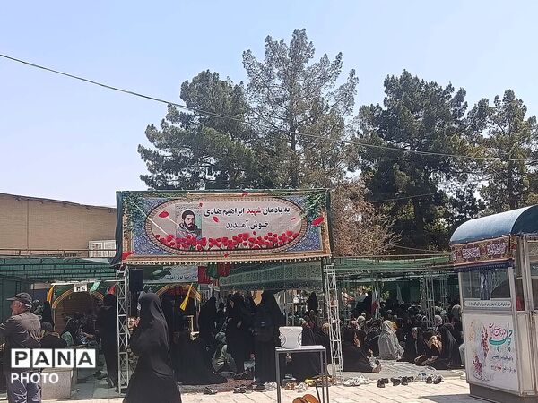 اردوی زیارتی دانشجومعلمان قم در مرقد امام و بیت رهبر شهید