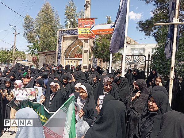 کاروان «در پناه خورشید» میهمان رزق‌آباد کاشمر شد