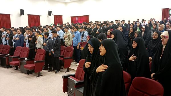 نشست صمیمی جوانان با حضرت آیت الله نورمفیدی