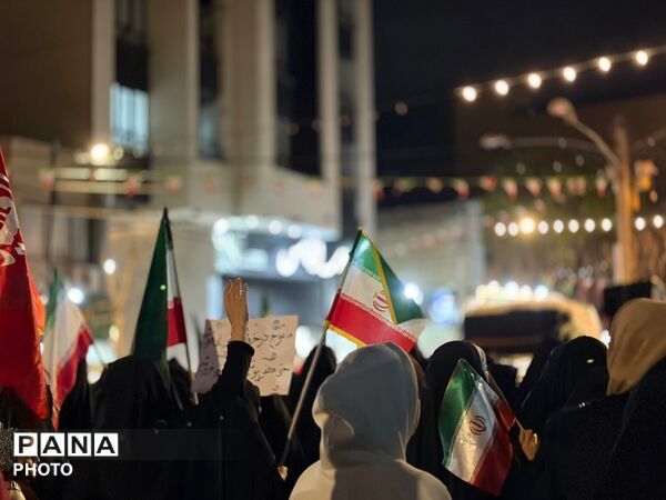 حضور مردم کرج در شب سی و ششم راهپیمایی 