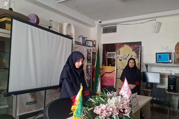 برگزاری دهه‌ ریاضیات در مدرسه هیات امنایی فرزانگان شهرستان ملارد