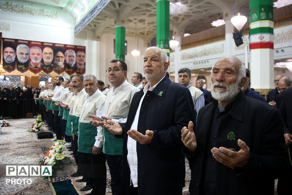 آیین خطبه خوانی خادمان حرم حضرت معصومه(س) در روز دختر