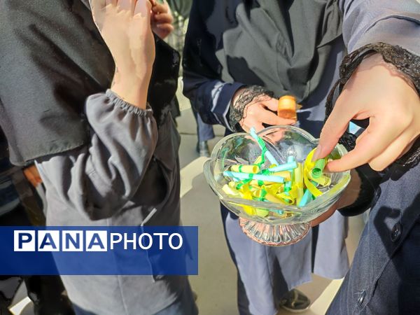 جشن نیمه شعبان  و دهه فجر در دبیرستان شهید  مرتضی مطهری (عترت) 