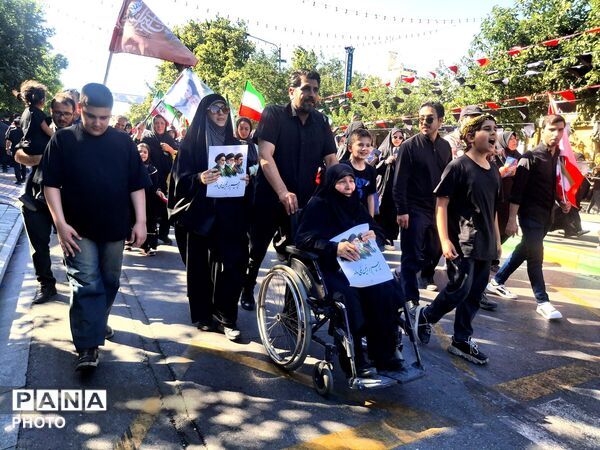 مشهد غرق در ماتم ؛ وداع میلیونی با پیکر مطهر رهبر شهید
