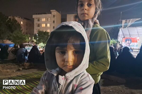 شب هفتاد و هفتم حضور شبانه در میدان نماز شهرری 