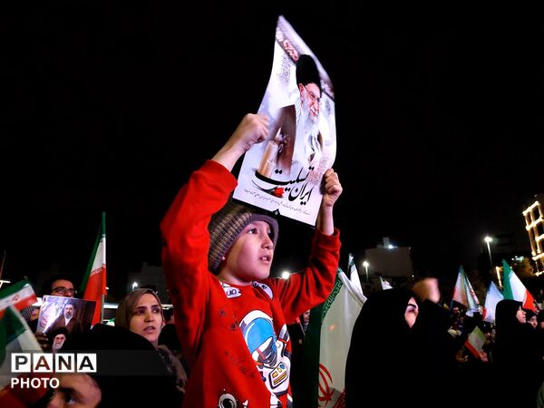 هم‌قدم با کودکان پایِ کارِ ایران