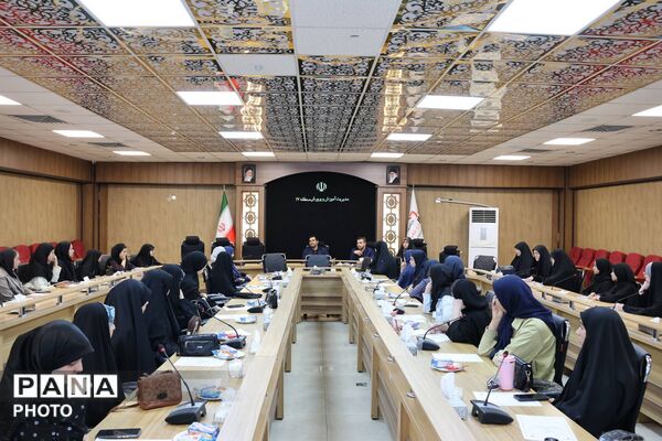 نشست خبرنگاران پانا منطقه ۱۷ تهران با مدیر آموزش و پرورش