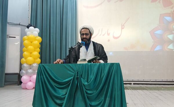 اعزام دانش‌آموزان دختر مدارس کهریزک به اردوی راهیان نور