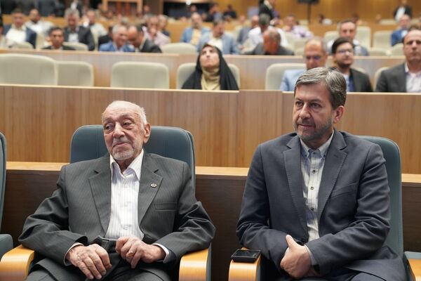 آیین تجلیل از معلمان نمونه و فداکار استان اصفهان