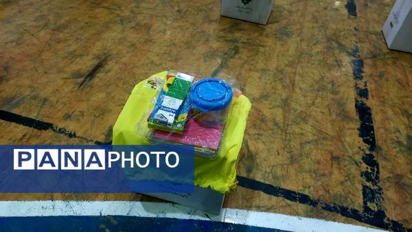 توزیع ۲۰۰۰ بسته لوازم التحریر در کهگیلویه‌ و‌ بویراحمد