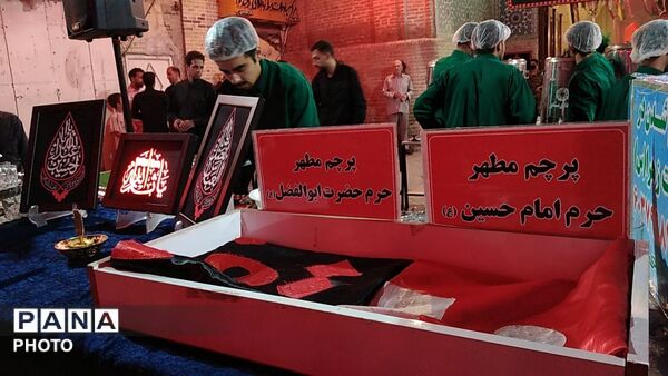 فعالیت چایخانه حضرت زهرا در شب صد و بیست و پنجم در مسجد جامع شهرستان نیشابور