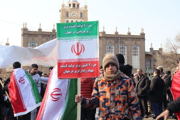 حضور گرم مردم تبریز در راهپیمایی 22 بهمن