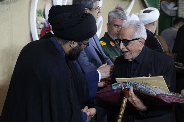 تجلیل از پیر غلامان حسینی در آیین نخل عاشقی ۲