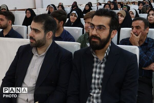 تجلیل از معاونین پرورشی و مربیان تربیتی منطقه ۱۴ تهران