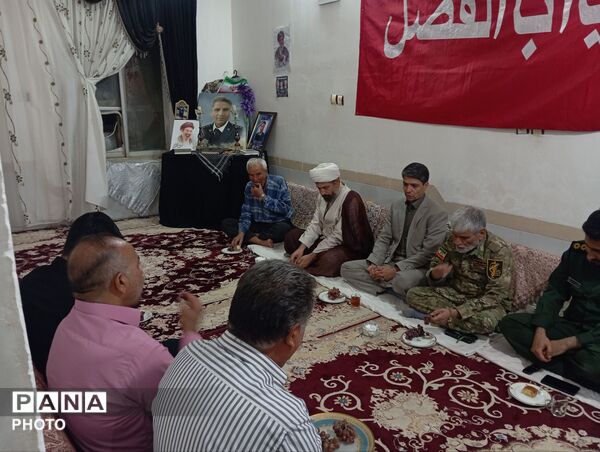 دیدار با خانواده شهید مرادپور به مناسبت هفته دفاع مقدس
