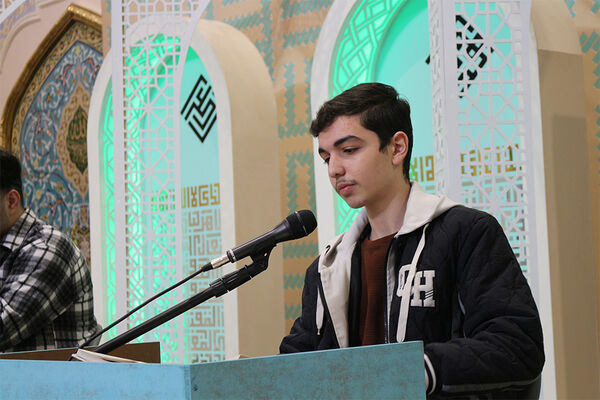 زمزمه آیات الهی در جمع دانش‌آموزان اردبیلی