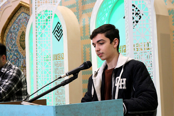 زمزمه آیات الهی در جمع دانش‌آموزان اردبیلی