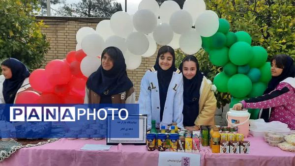 جشنواره بازارچه خوارزمی در دبیرستان بهرام رزمی ناحیه یک شیراز