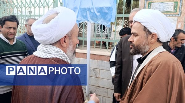 نماز عبادی سیاسی جمعه  شهر خور در روستای بوژمهران 