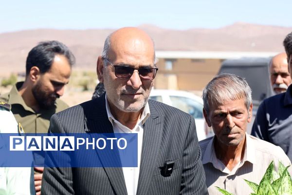 بازدید مدیرکل آموزش و پرورش استان یزد از آموزشگاه شهید نواب صفوی بهاباد