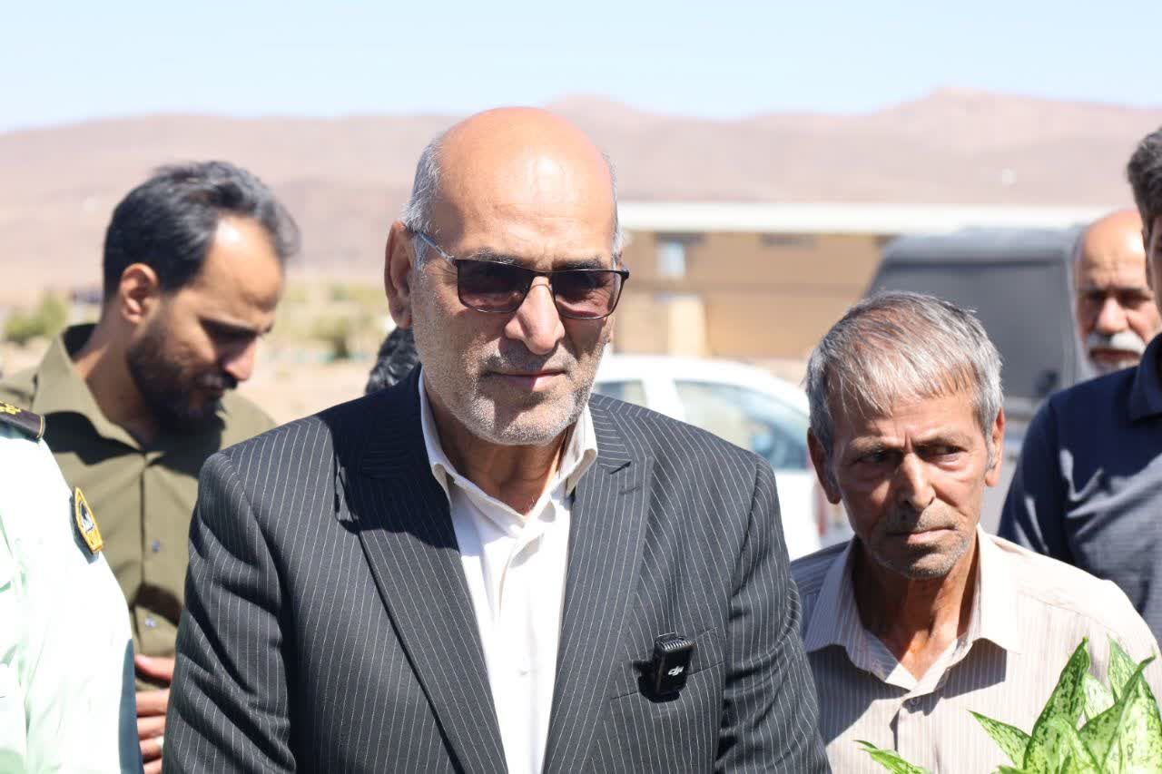 بازدید مدیرکل آموزش و پرورش استان یزد از آموزشگاه شهید نواب صفوی بهاباد