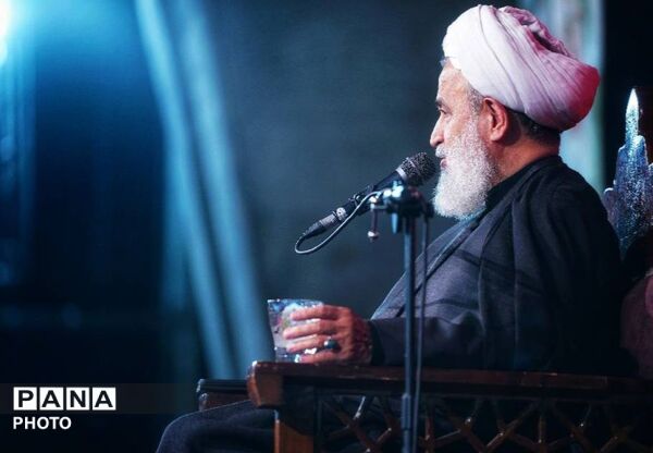 خیابان، مسافر بی‌ تاب محرم