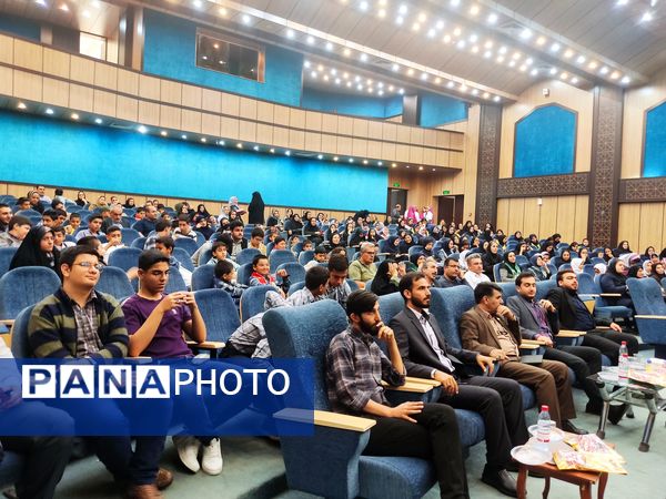 تقدیر از خبرنگاران فعال پانا و مقام‌آوران رویش شیراز