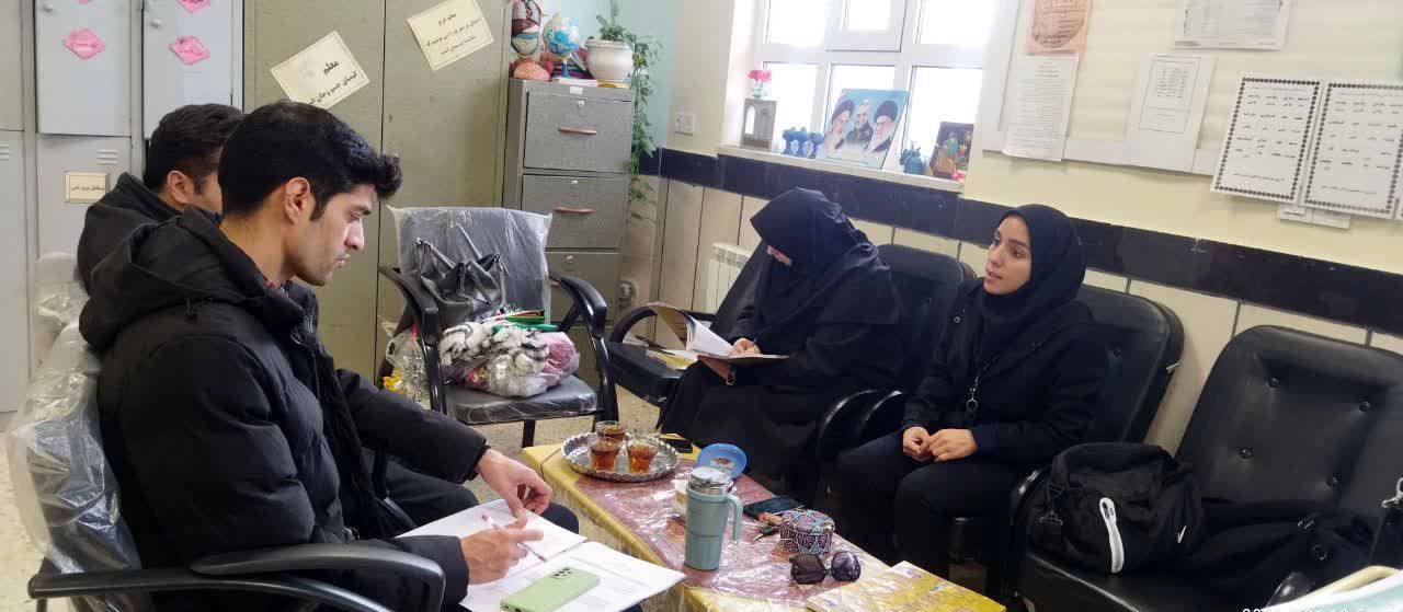 بازدید کارشناس بهداشت از دبیرستان مادر مهربان خلیل آباد