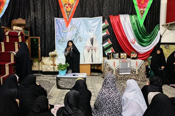 مراسم معنوی اعتکاف دانش‌آموزی(دختران) در مساجد کرمانشاه 