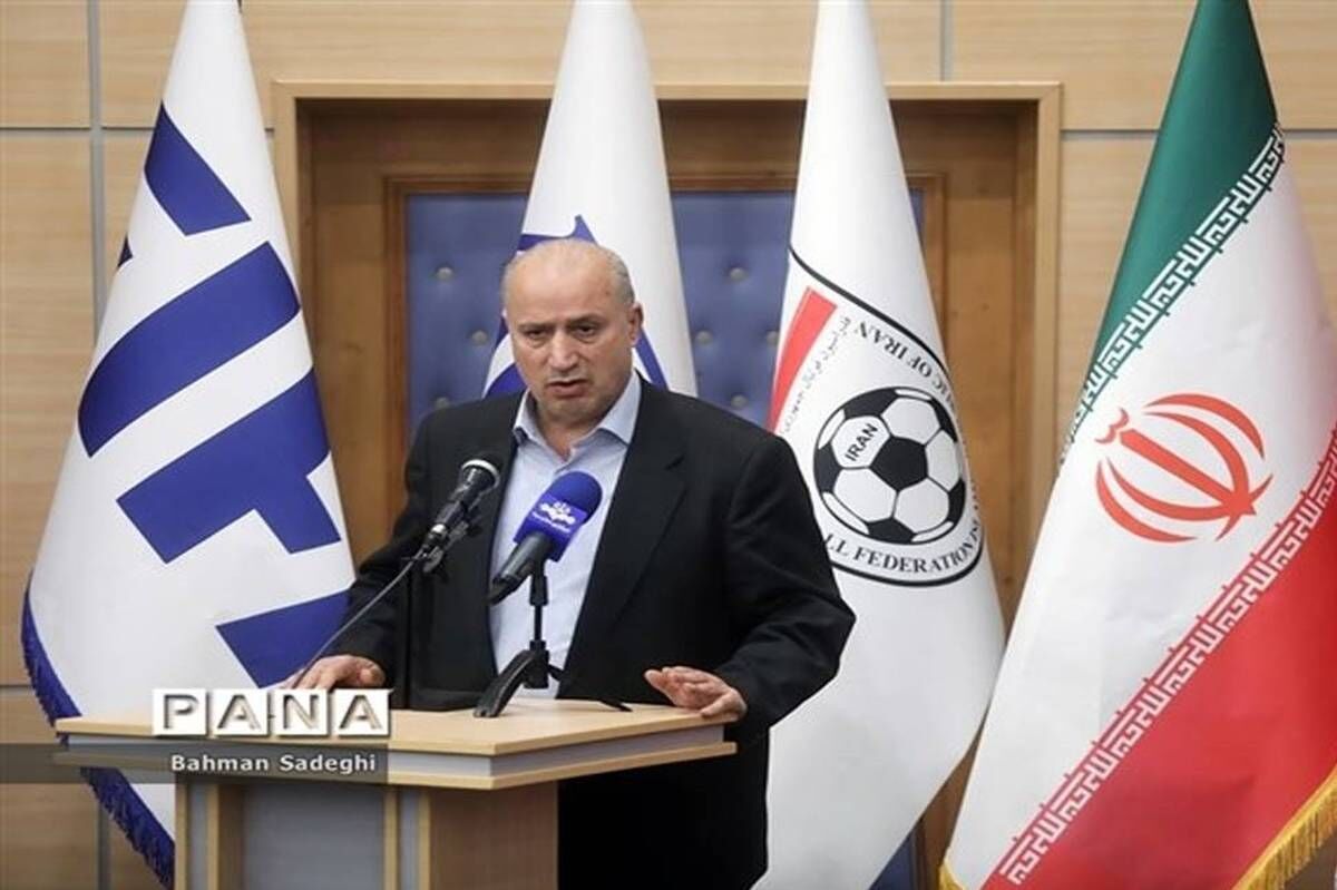 توپ فدراسیون فوتبال در زمین بهارستان؛ تاج و هیئت رئیسه فدراسیون میهمان مجلسی‌ها