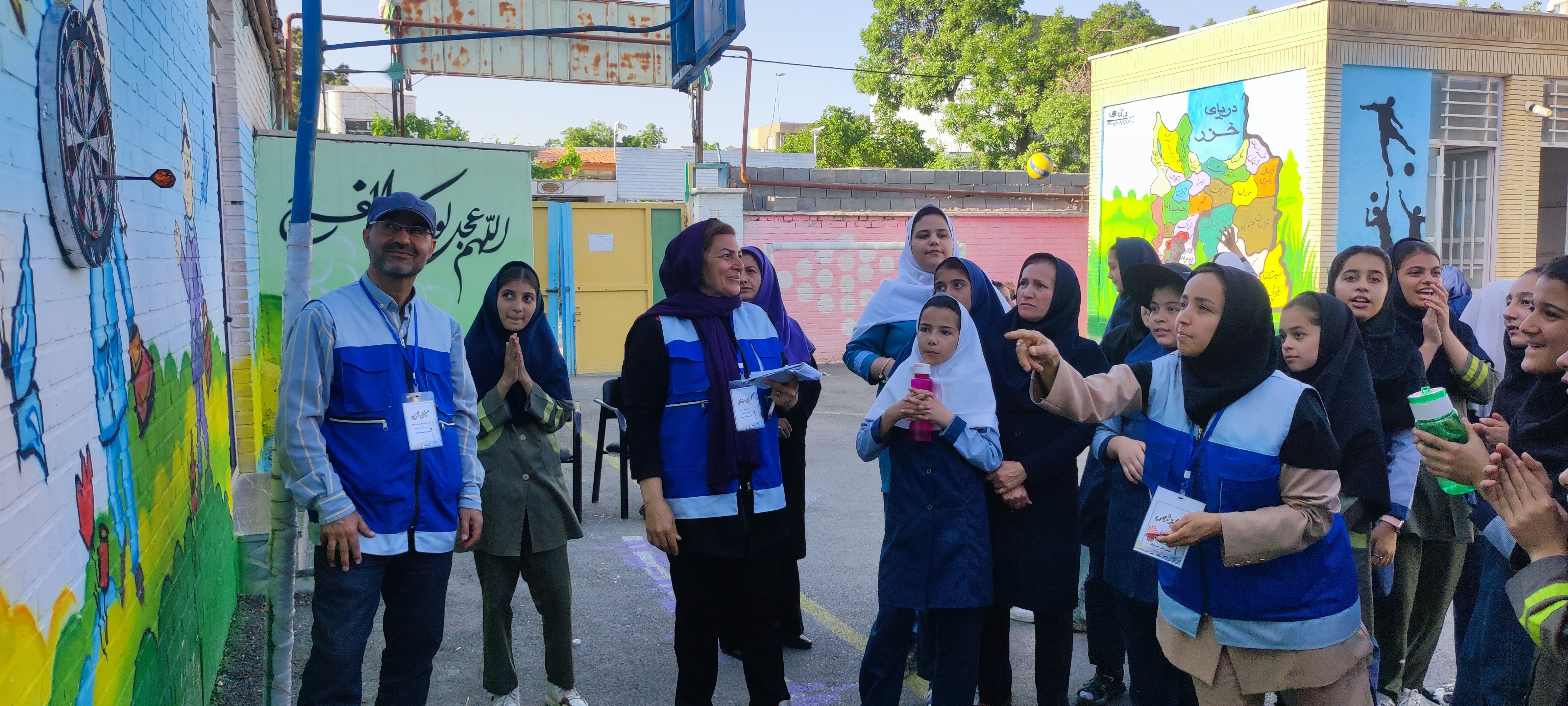 برگزاری مسابقات دارت در مدرسه شهید احمد خاقانی شیروان