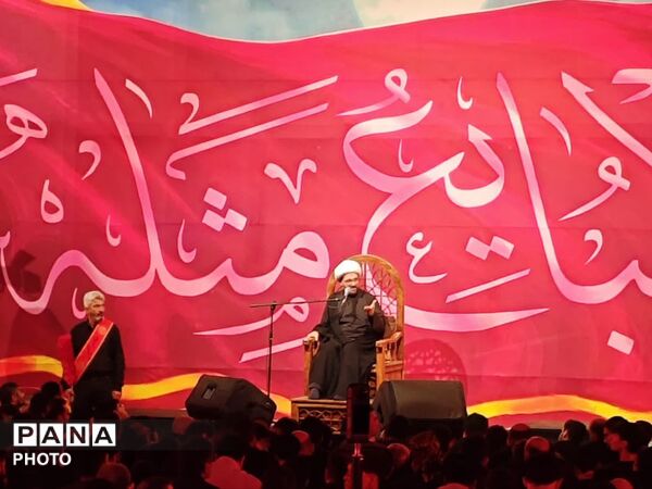مراسم عزاداری رهبر شهید در شهر هشتگرد 