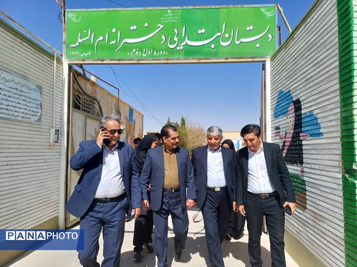 بازدید معاون آموزش متوسطه اداره‌کل آموزش و پرورش استان از مدارس شهرستان جاجرم 