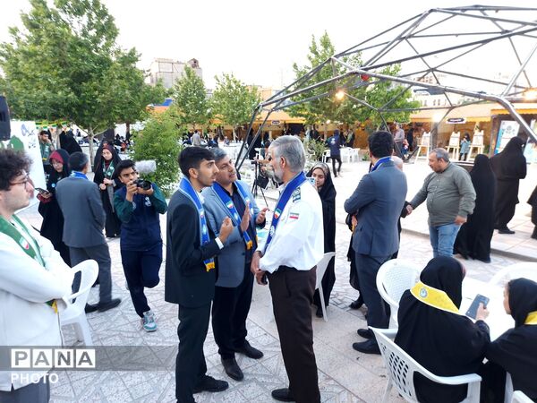 بازدید معاون فعالیت های سازمان دانش آموزی کشور از پاتوق برمدار ایران