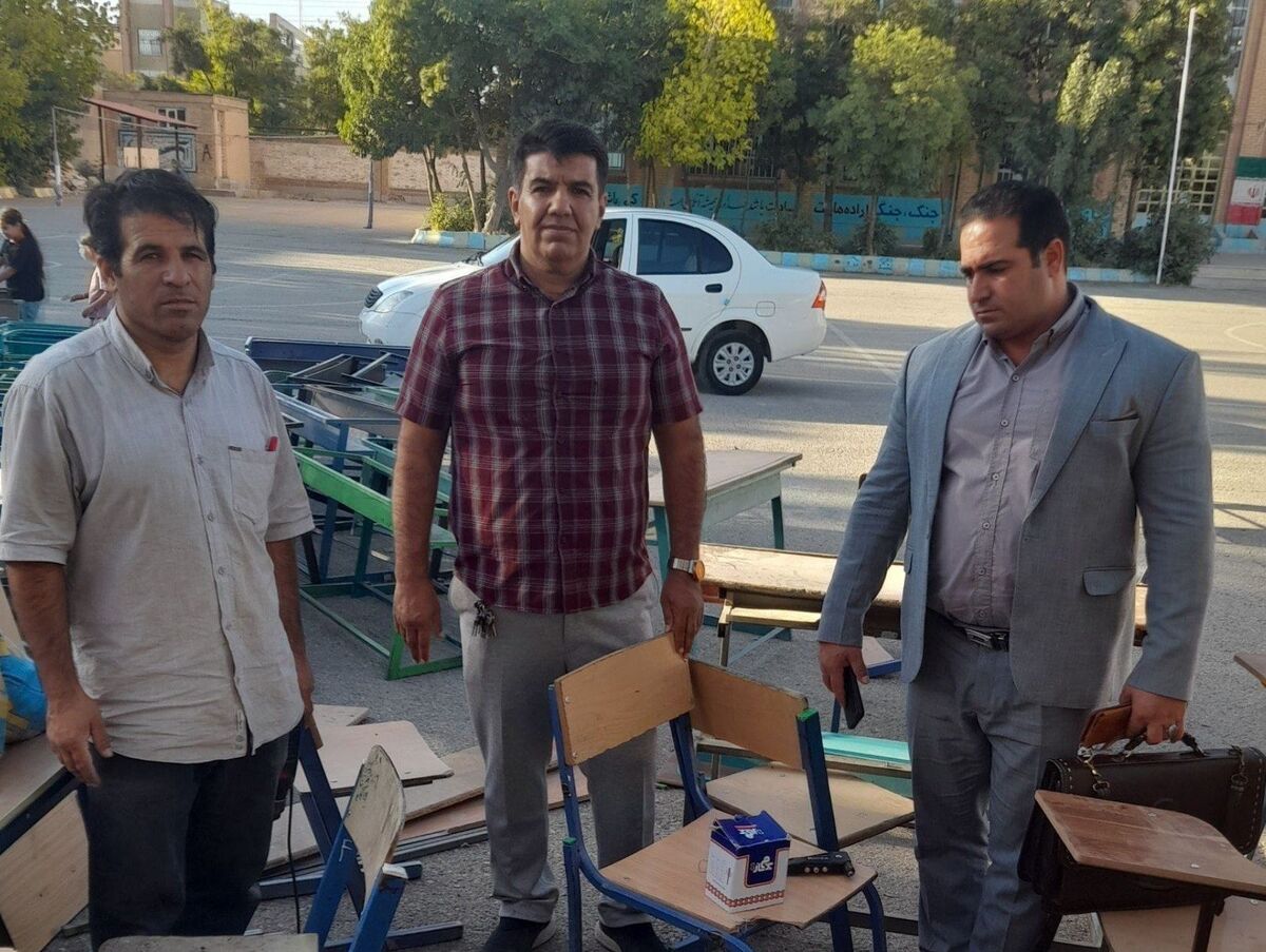 آغاز موج تعمیر و تجهیز صندلی‌ها در مدارس نورآباد لرستان