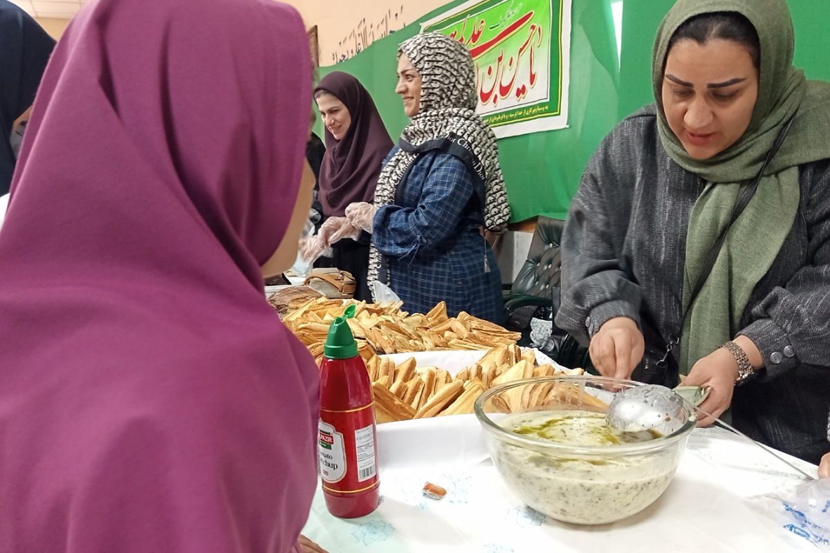 سفره احسان امام حسن مجتبی(ع) دردبستان شهید کلانتری بهارستان‌دو