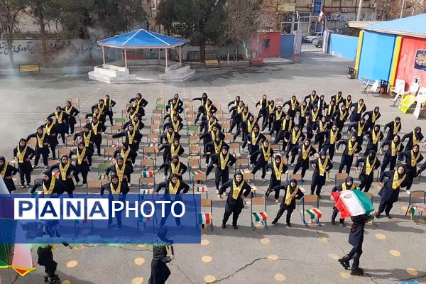  همایش «یاوران انقلاب» با محوریت نقش آفرینی دانش آموزان در گام دوم انقلاب