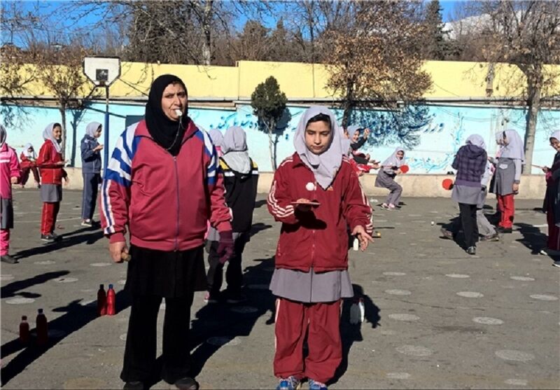  مربیان مدارس نخستین کسانی هستند که استعداد ورزشی دانش‌آموزان را کشف می‌کنند