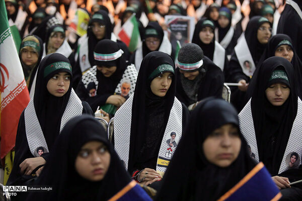 مراسم سالروز شهادت شهید حسین فهمیده و هفته بسیج دانش‌آموزی