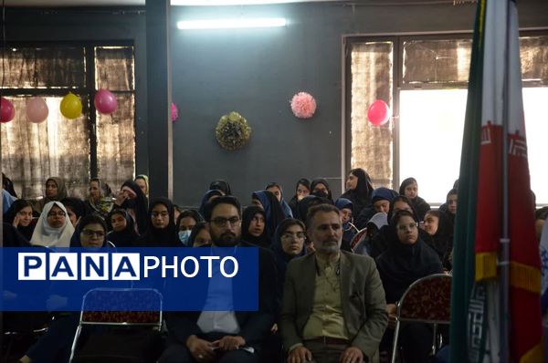 کارگاه آموزشی خبرنگاری دختران منطقه 6