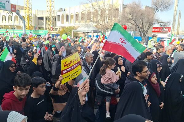 برخیز که فجر انقلاب است امروز